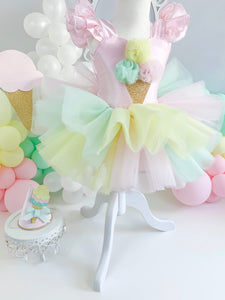 Frothy Pink Ice Cream Party Set