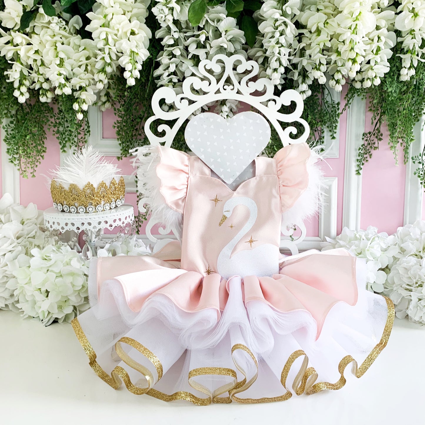 Blush Swan Party Set